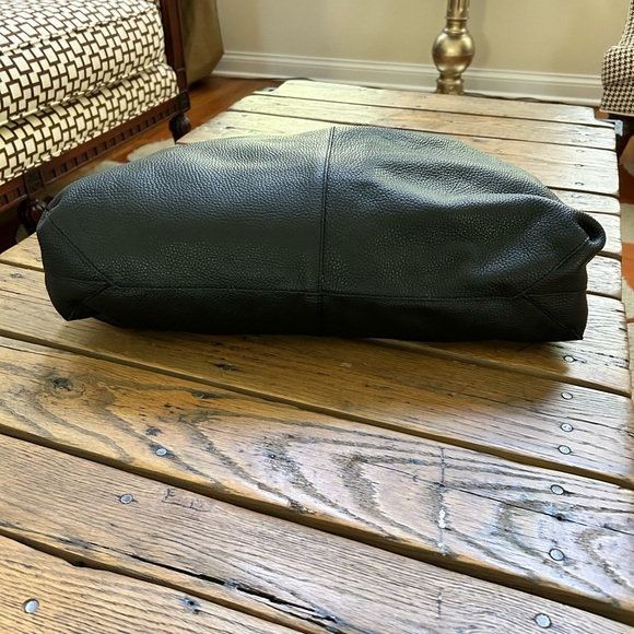 Kurt Geiger ‘The Violet’ Oversized Leather Tote - New without tags! - Picture 3 of 5